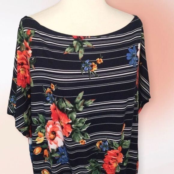 White Birch Tie‎ Front High Low Navy Floral Short Sleeve Tee size Med - Picture 4 of 10